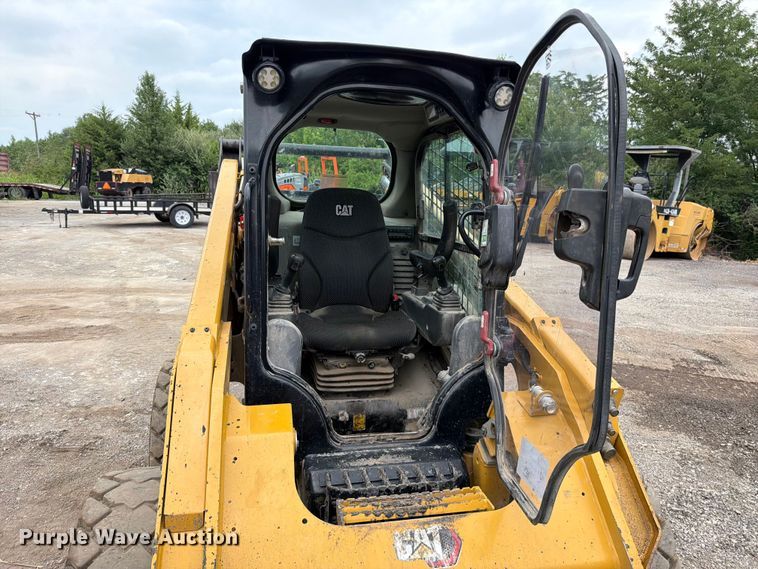 image for item FN5792 2024 Caterpillar 262D3 skid steer loader
