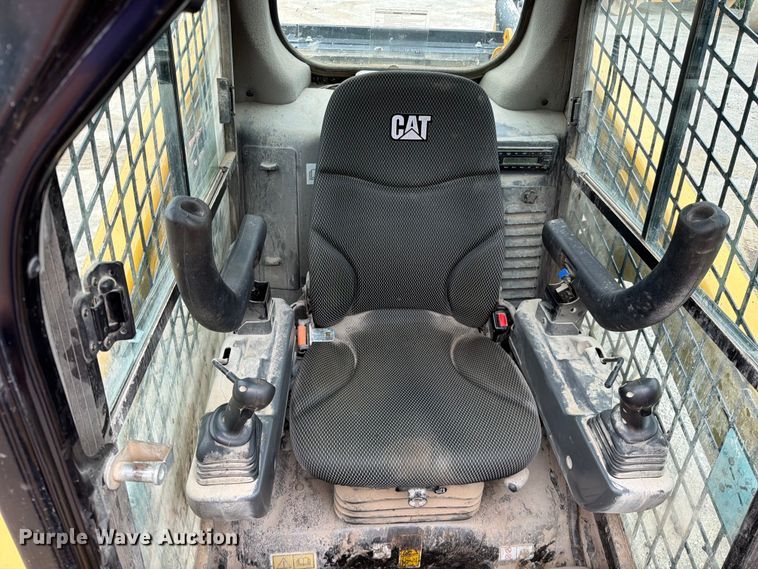 image for item FN5792 2024 Caterpillar 262D3 skid steer loader