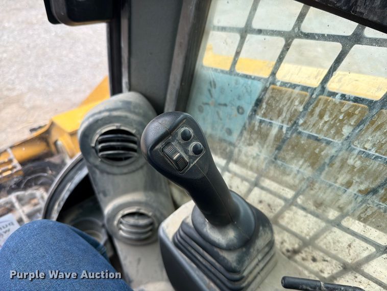 image for item FN5792 2024 Caterpillar 262D3 skid steer loader