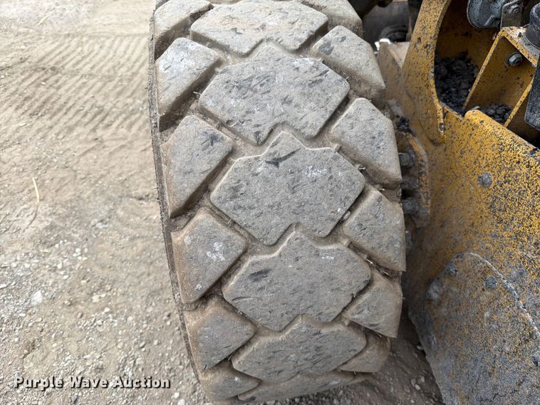 image for item FN5792 2024 Caterpillar 262D3 skid steer loader