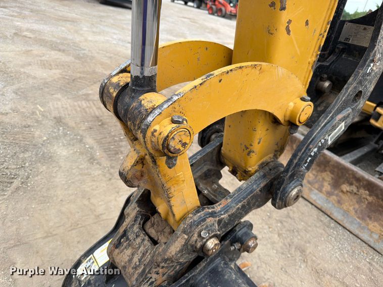 image for item FN5795 2022 Caterpillar 305CR mini excavator