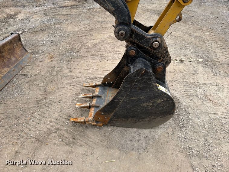 image for item FN5795 2022 Caterpillar 305CR mini excavator