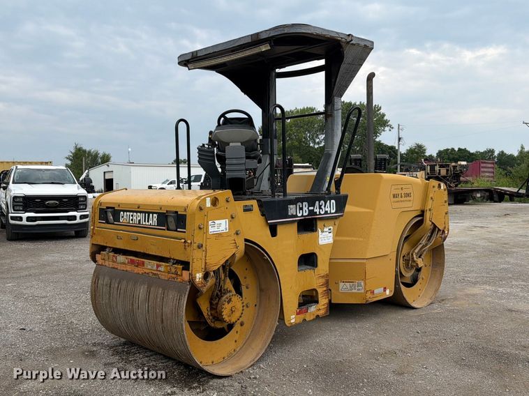 2004 Caterpillar CB-434D double drum vibratory roller