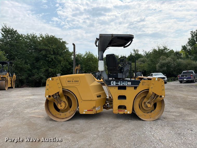 image for item FN5802 2004 Caterpillar CB-434D double drum vibratory roller