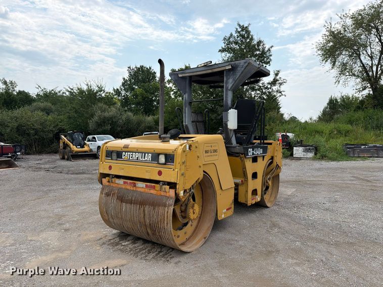 image for item FN5802 2004 Caterpillar CB-434D double drum vibratory roller