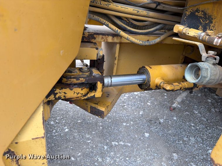 image for item FN5802 2004 Caterpillar CB-434D double drum vibratory roller