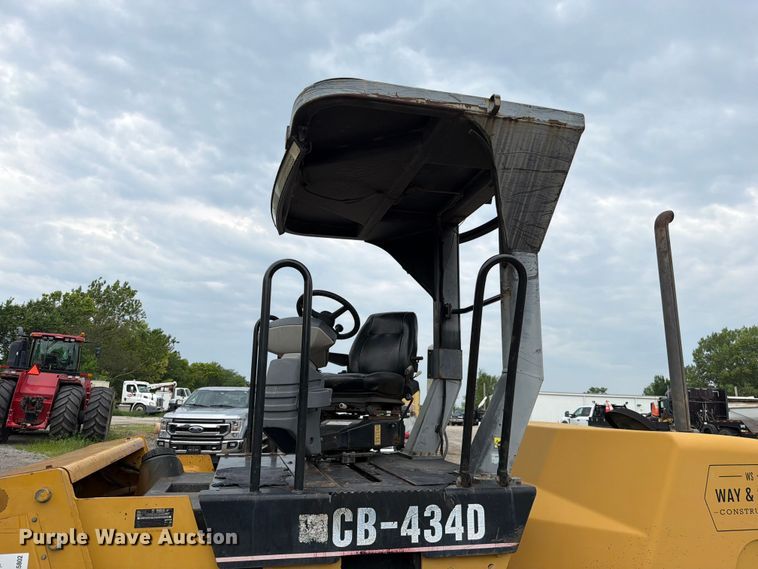 image for item FN5802 2004 Caterpillar CB-434D double drum vibratory roller