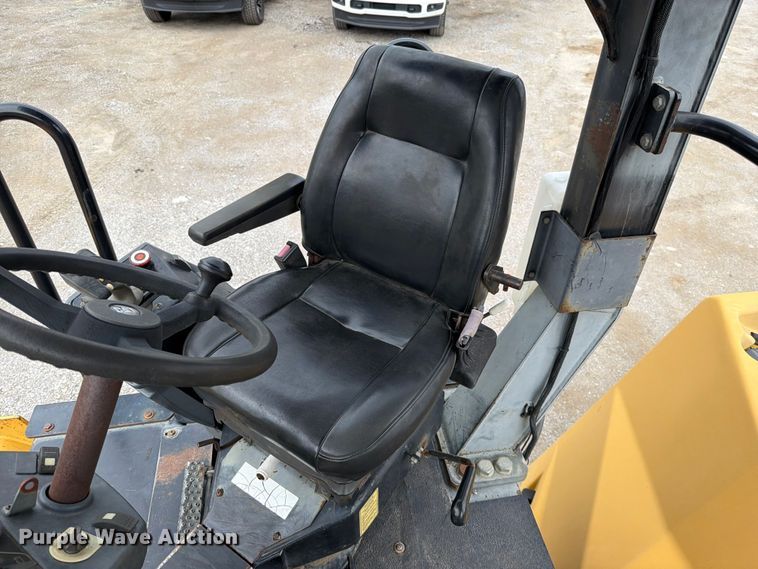image for item FN5802 2004 Caterpillar CB-434D double drum vibratory roller