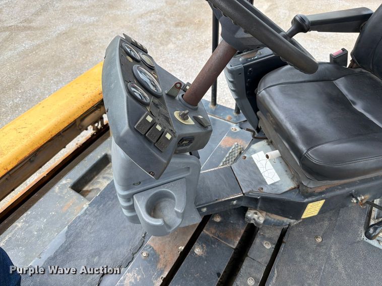 image for item FN5802 2004 Caterpillar CB-434D double drum vibratory roller