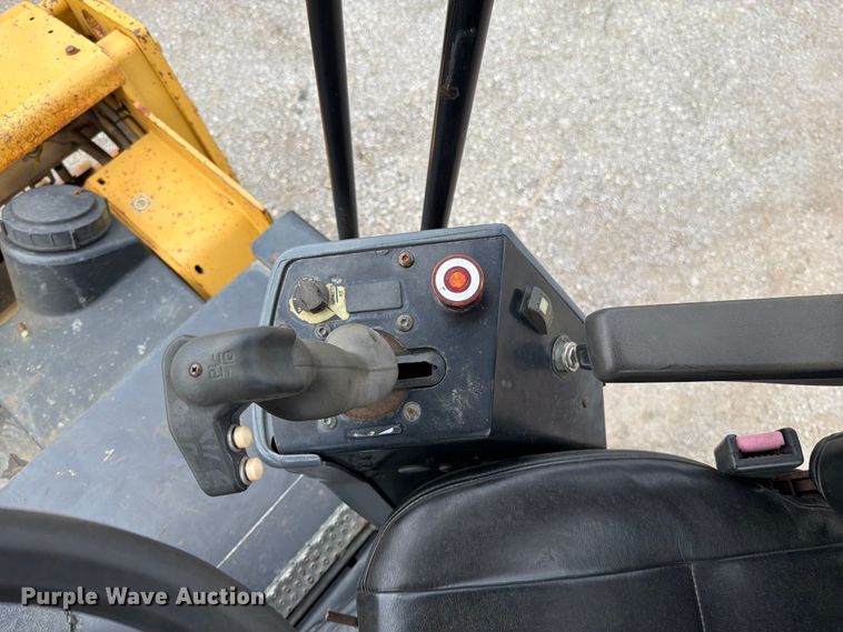 image for item FN5802 2004 Caterpillar CB-434D double drum vibratory roller