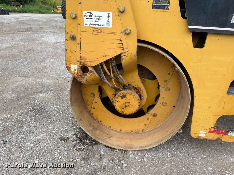 image for item FN5802 2004 Caterpillar CB-434D double drum vibratory roller