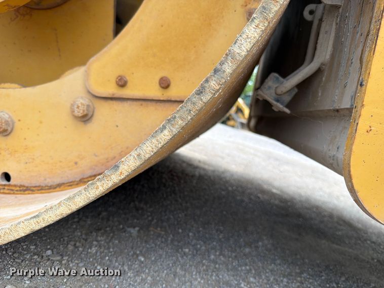 image for item FN5802 2004 Caterpillar CB-434D double drum vibratory roller