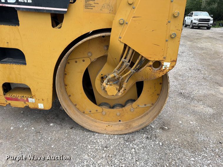 image for item FN5802 2004 Caterpillar CB-434D double drum vibratory roller