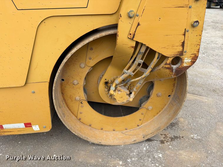image for item FN5802 2004 Caterpillar CB-434D double drum vibratory roller