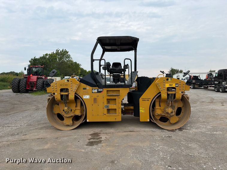 image for item FN5803 2016 Caterpillar CB64B double drum vibratory roller