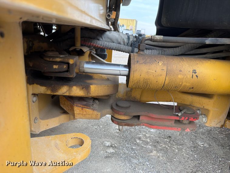 image for item FN5803 2016 Caterpillar CB64B double drum vibratory roller