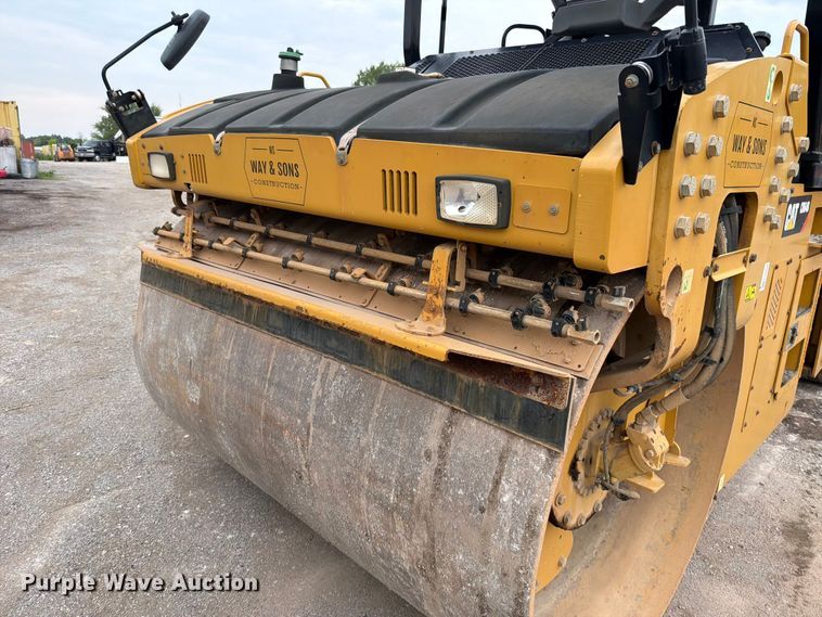 image for item FN5803 2016 Caterpillar CB64B double drum vibratory roller
