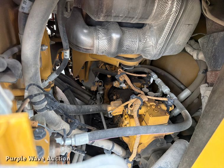 image for item FN5803 2016 Caterpillar CB64B double drum vibratory roller