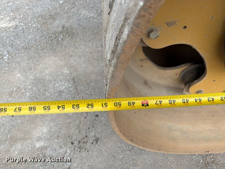 image for item FN5803 2016 Caterpillar CB64B double drum vibratory roller