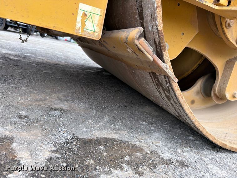 image for item FN5803 2016 Caterpillar CB64B double drum vibratory roller