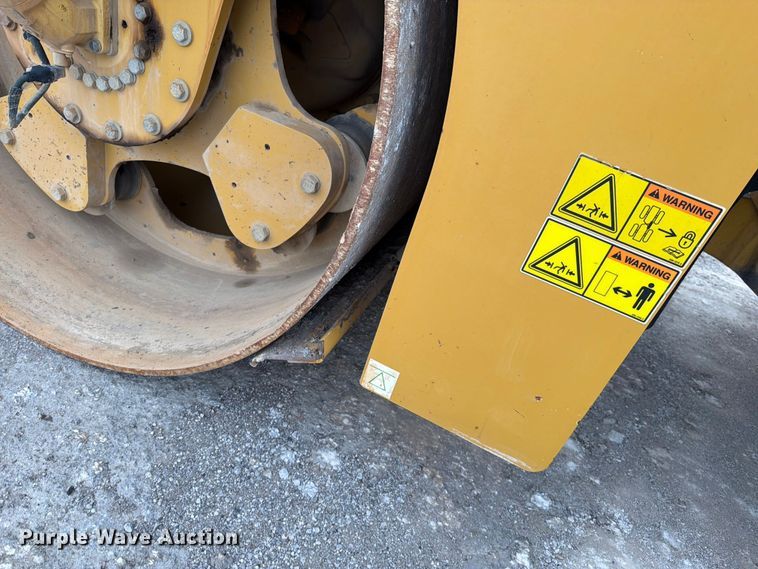 image for item FN5803 2016 Caterpillar CB64B double drum vibratory roller