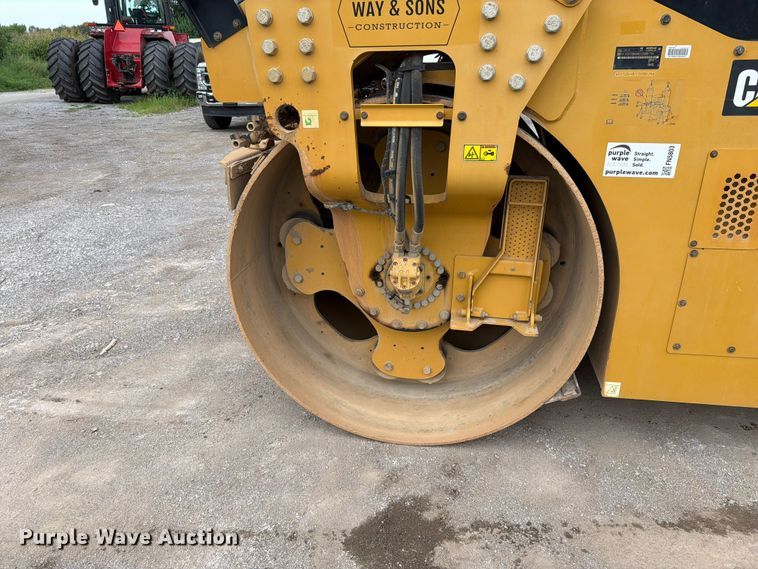 image for item FN5803 2016 Caterpillar CB64B double drum vibratory roller