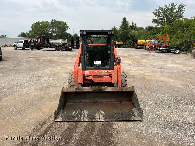 image for item FN5804 2018 Kubota SSV75 skid steer loader