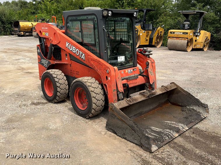 image for item FN5804 2018 Kubota SSV75 skid steer loader