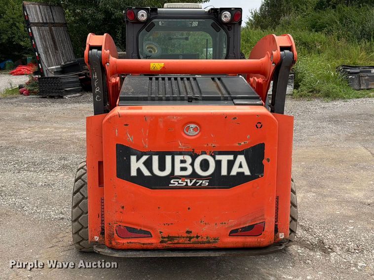 image for item FN5804 2018 Kubota SSV75 skid steer loader