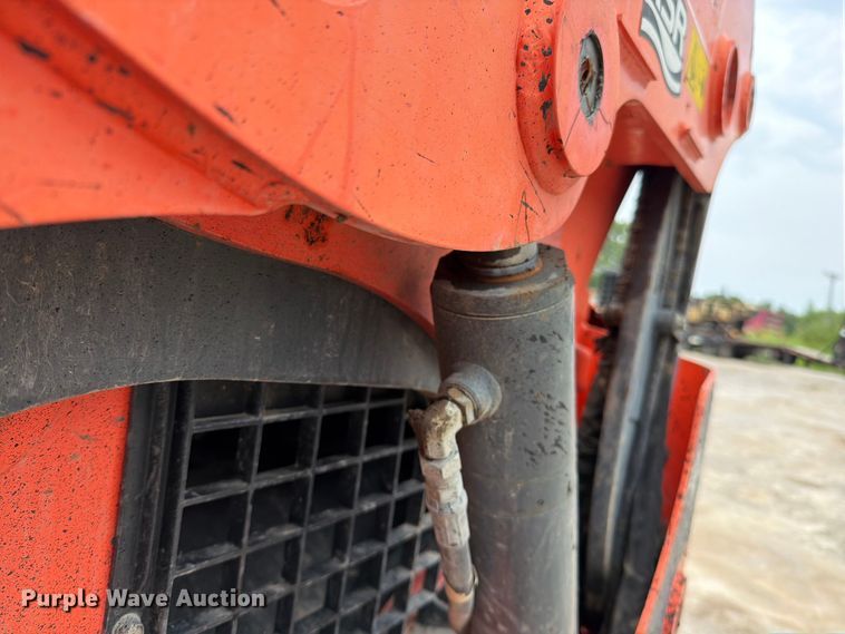 image for item FN5804 2018 Kubota SSV75 skid steer loader