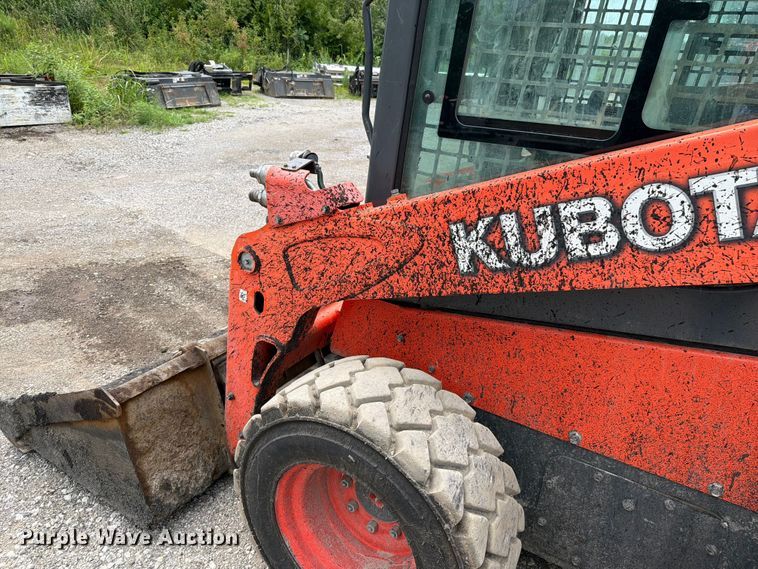 image for item FN5804 2018 Kubota SSV75 skid steer loader