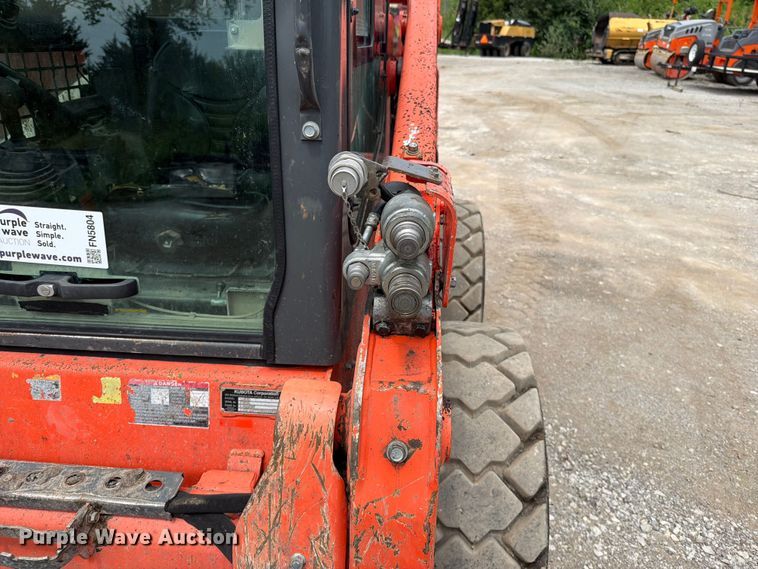 image for item FN5804 2018 Kubota SSV75 skid steer loader
