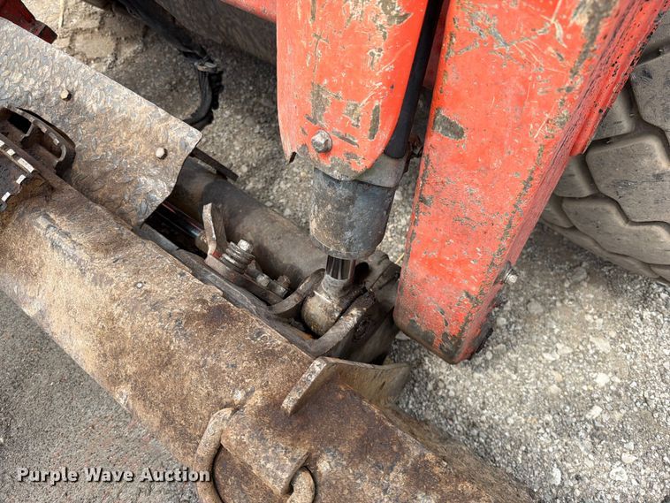 image for item FN5804 2018 Kubota SSV75 skid steer loader