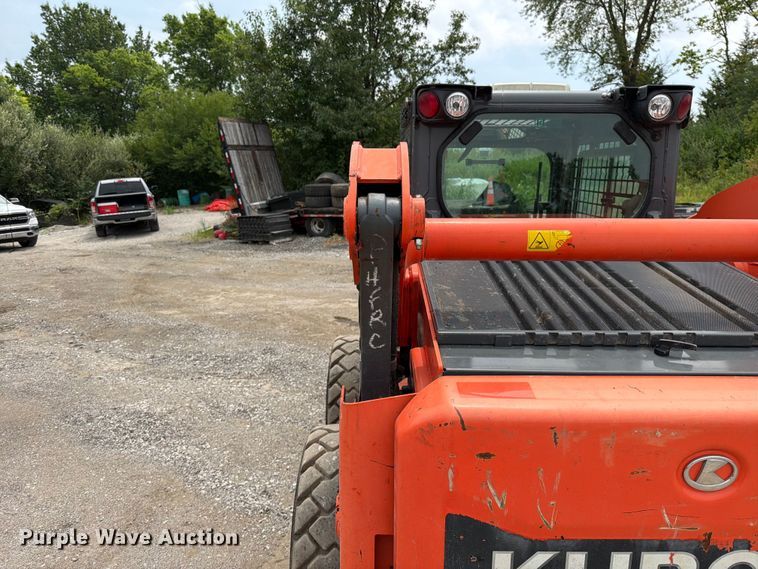 image for item FN5804 2018 Kubota SSV75 skid steer loader