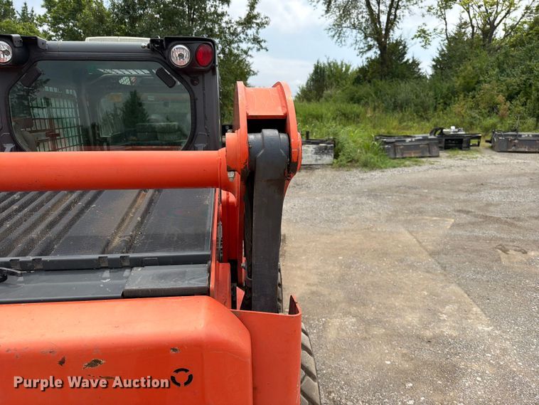 image for item FN5804 2018 Kubota SSV75 skid steer loader