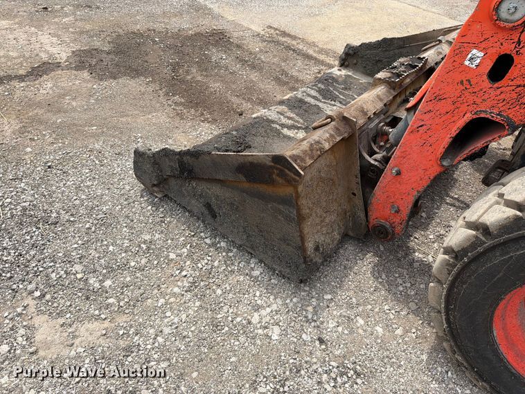 image for item FN5804 2018 Kubota SSV75 skid steer loader