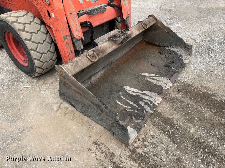image for item FN5804 2018 Kubota SSV75 skid steer loader