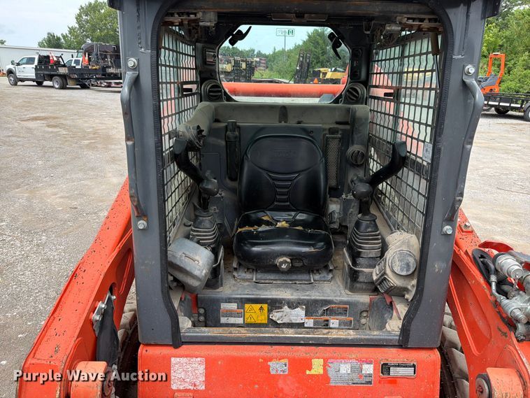 image for item FN5804 2018 Kubota SSV75 skid steer loader