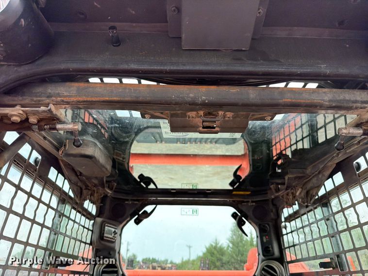 image for item FN5804 2018 Kubota SSV75 skid steer loader