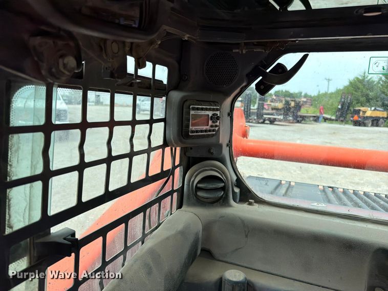 image for item FN5804 2018 Kubota SSV75 skid steer loader