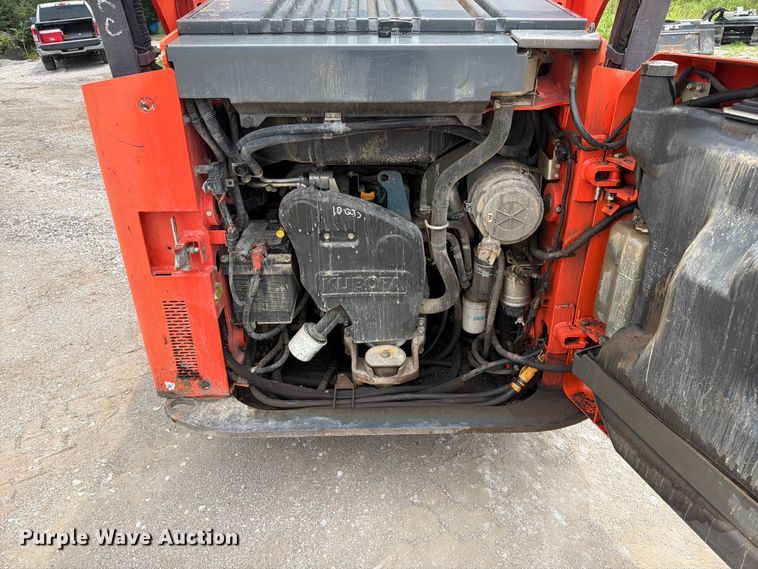 image for item FN5804 2018 Kubota SSV75 skid steer loader