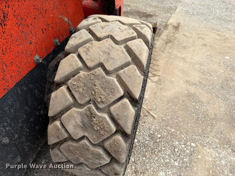 image for item FN5804 2018 Kubota SSV75 skid steer loader
