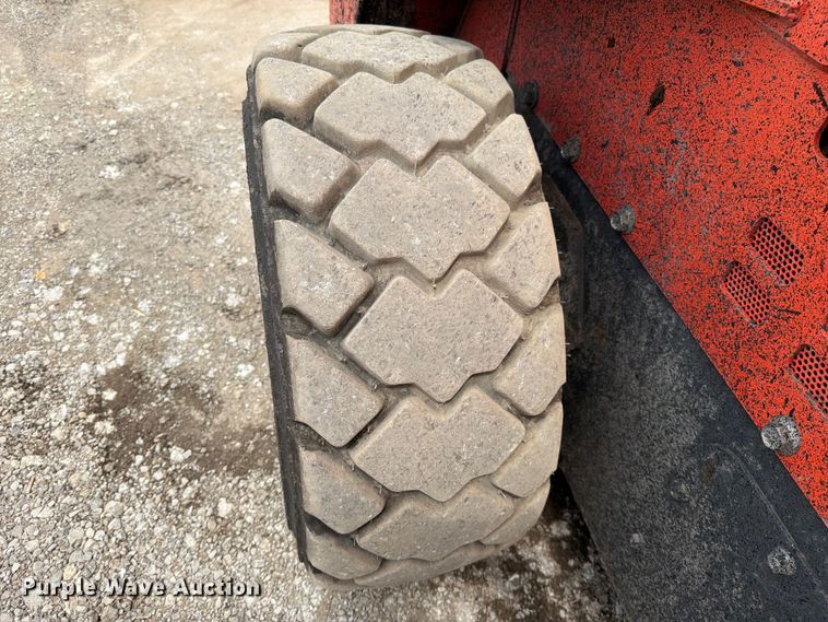 image for item FN5804 2018 Kubota SSV75 skid steer loader