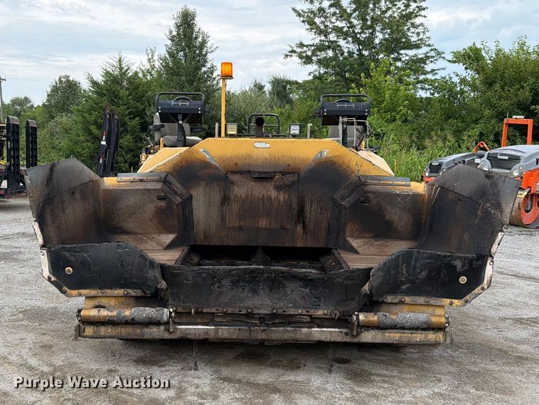 image for item FN5807 2017 Weiler P385 paver