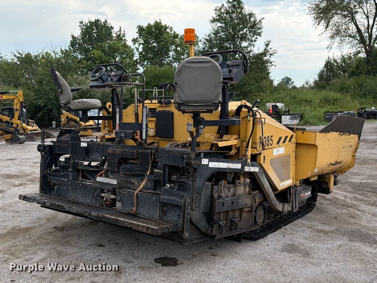 image for item FN5807 2017 Weiler P385 paver