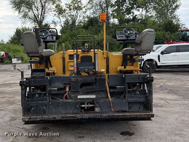 image for item FN5807 2017 Weiler P385 paver