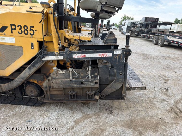 image for item FN5807 2017 Weiler P385 paver