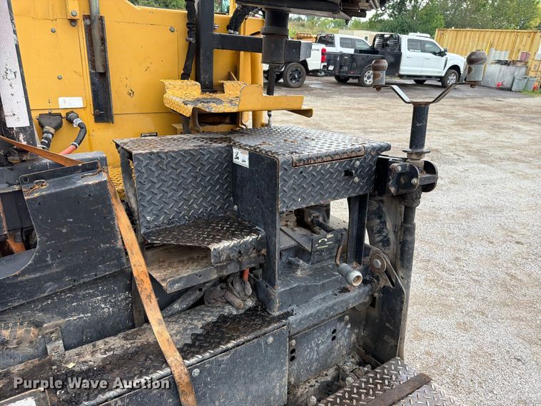 image for item FN5807 2017 Weiler P385 paver
