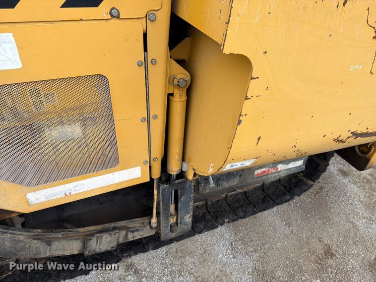 image for item FN5807 2017 Weiler P385 paver