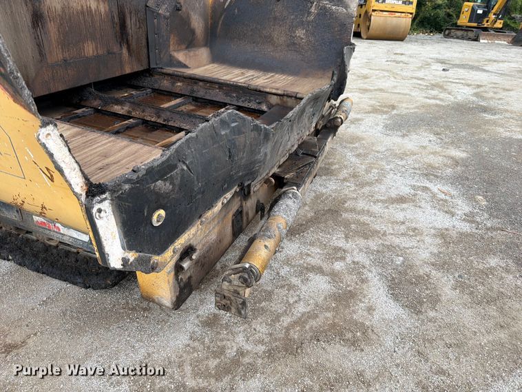 image for item FN5807 2017 Weiler P385 paver